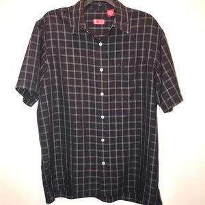Izod short sleeve button down shirt